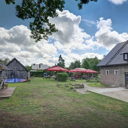 Homestay Braslu Maja *